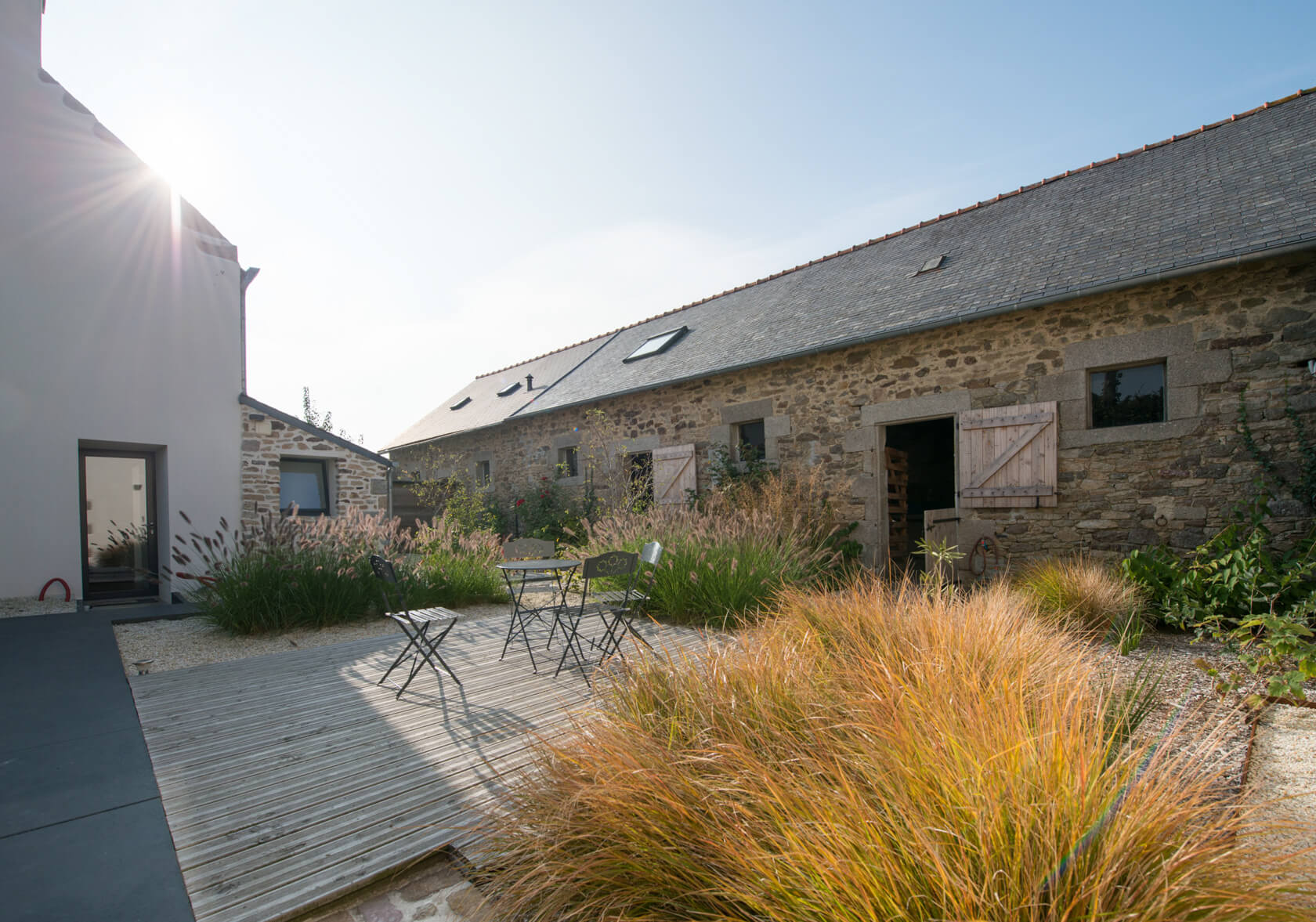 Patio à la ferme, rénovation de jardin en bretagne