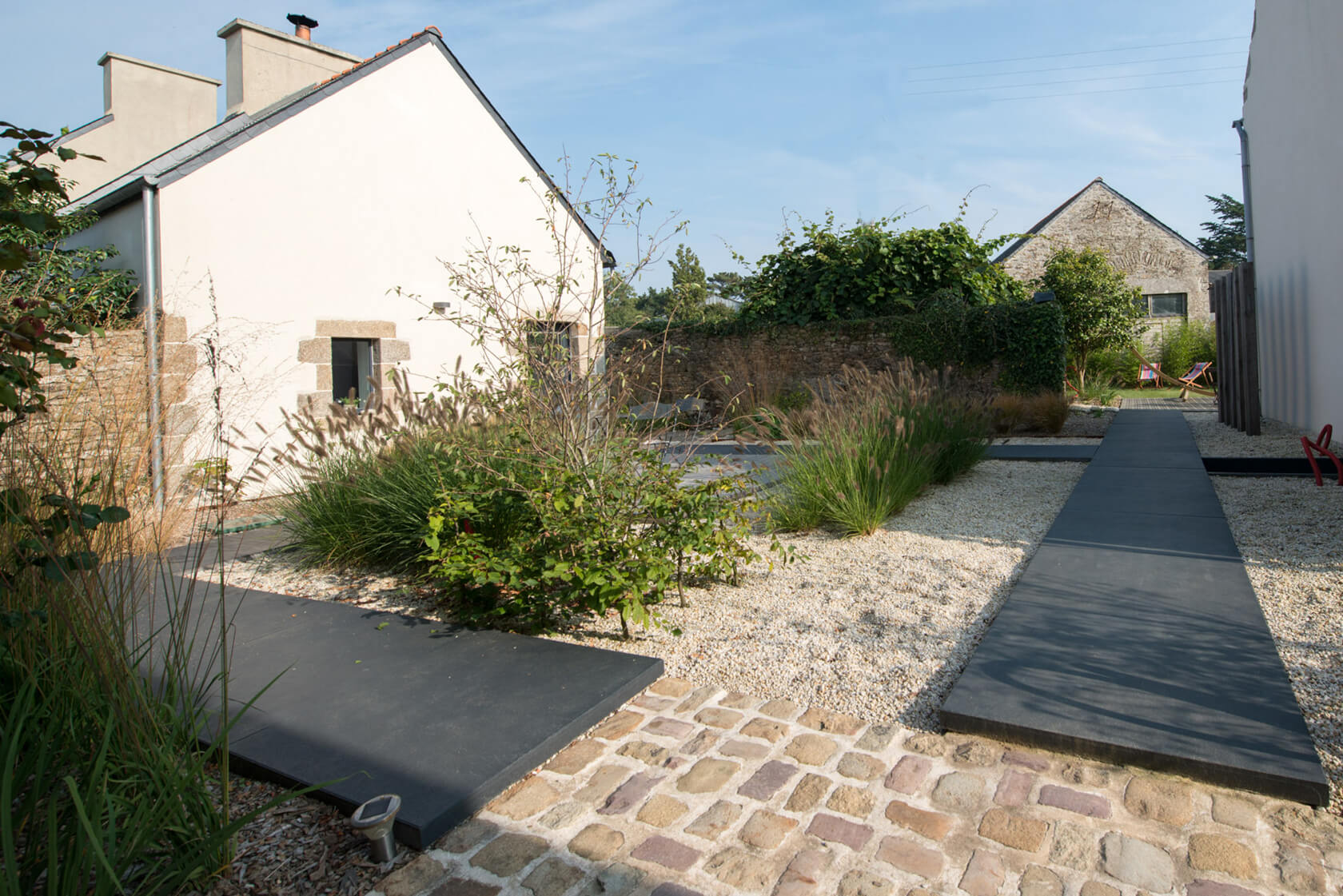 Patio à la ferme, rénovation de jardin en bretagne