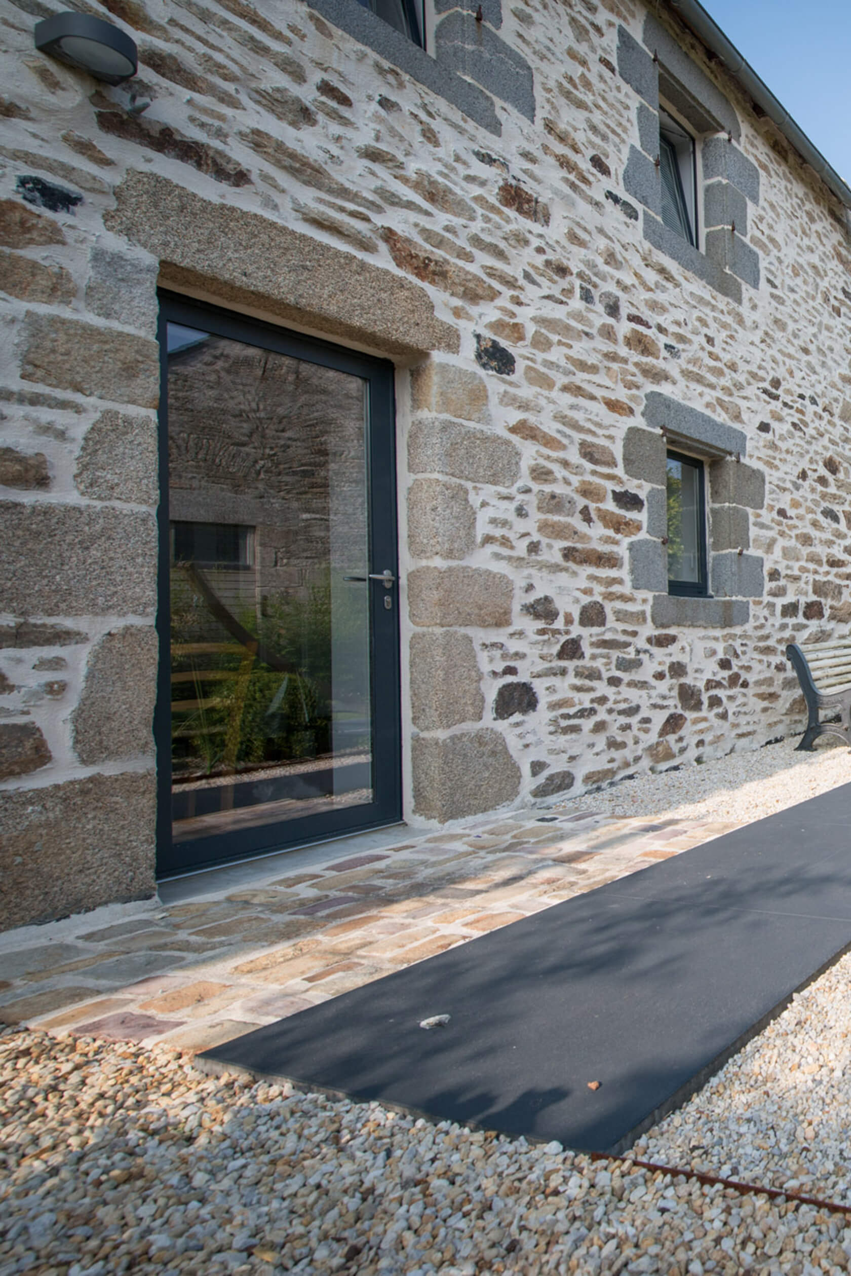 Patio à la ferme, rénovation de jardin en bretagne